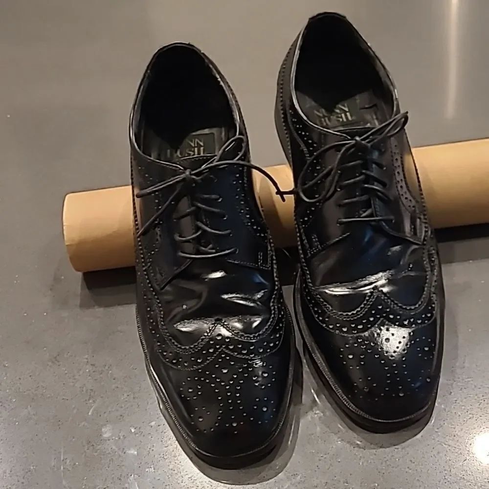 Nunn Bush sz 9M mens dress leather flex shoes, wing Tip, black